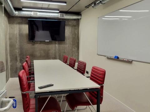 комерційна за адресою Олександра Мишуги вул., 10