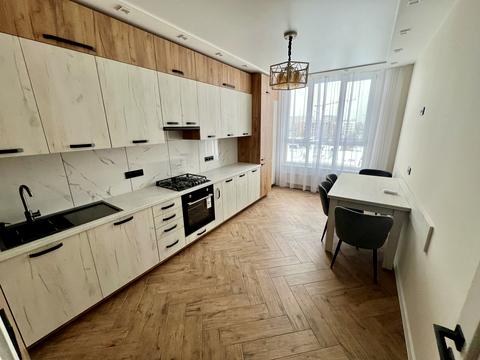 квартира за адресою Героїв Крут вул., 8