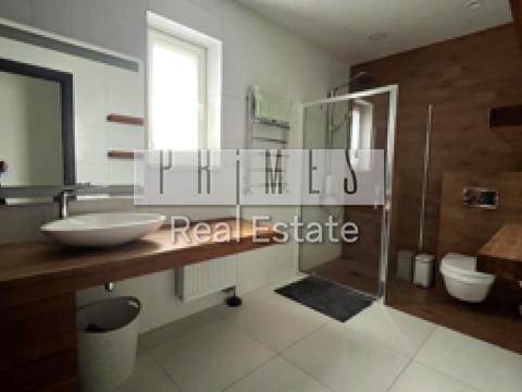 будинок за адресою смт. Козин, Берегова вул.