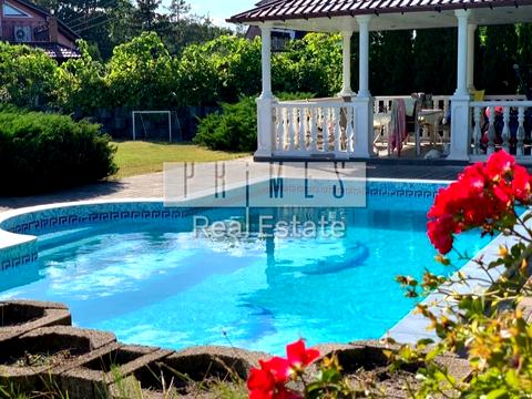 будинок за адресою Вишнева вул.