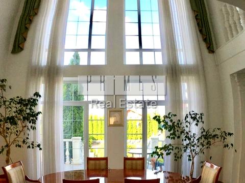 будинок за адресою Вишнева вул.