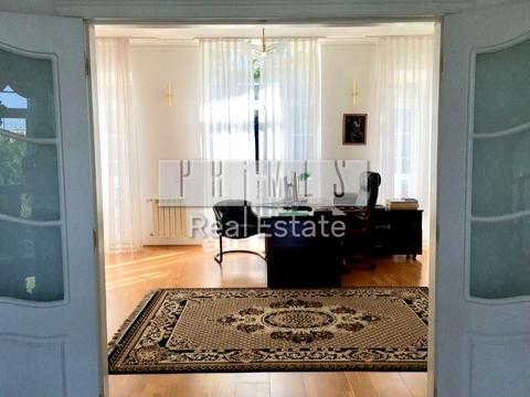 будинок за адресою Вишнева вул.