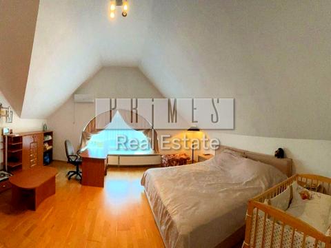 будинок за адресою Вишнева вул.