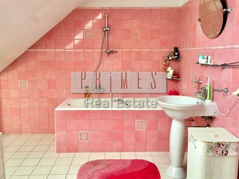 будинок за адресою Вишнева вул.