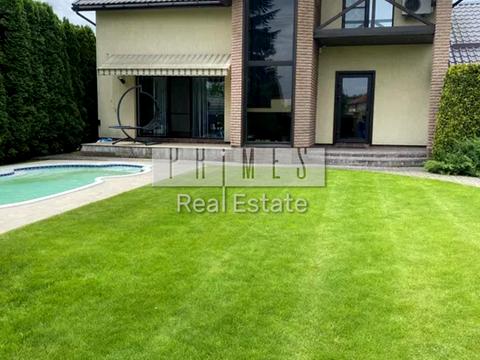 будинок за адресою смт. Козин, Берегова вул.