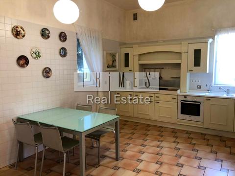 будинок за адресою смт. Козин, Золотоворітська вул.