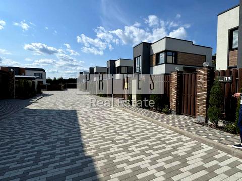 будинок за адресою Вишнева вул.