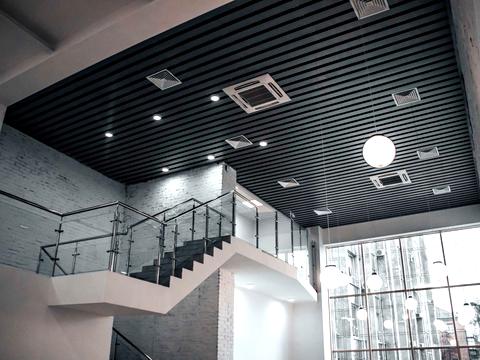 комерційна за адресою Євгена Сверстюка вул. (Марини Раскової), 11