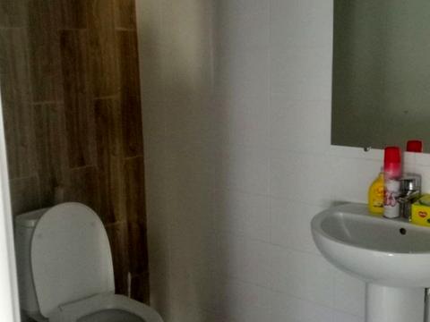 комерційна за адресою Анни Ахматової вул., 13Є