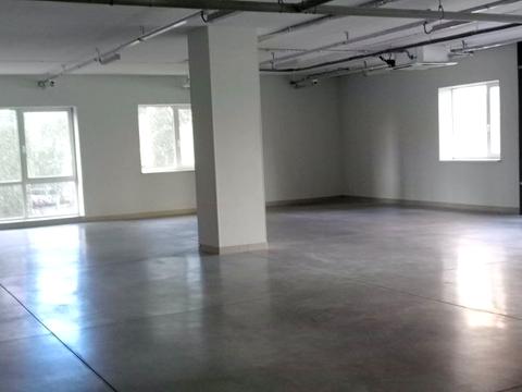 комерційна за адресою Анни Ахматової вул., 13Є