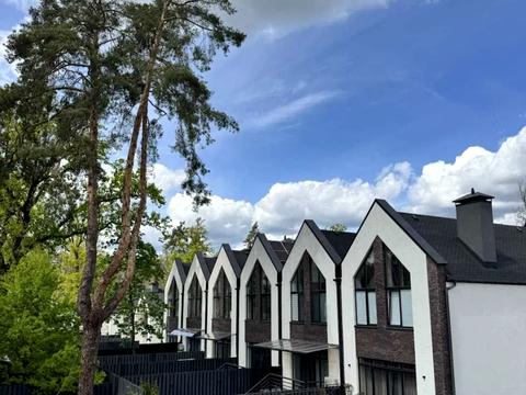 дом по адресу Евгения Коновальца ул., 49