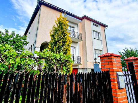 будинок за адресою Спортивна вул.