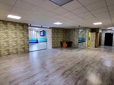 комерційна за адресою Харківське шосе, 182