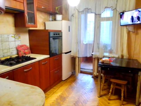 квартира за адресою Анни Ахматової вул., 5