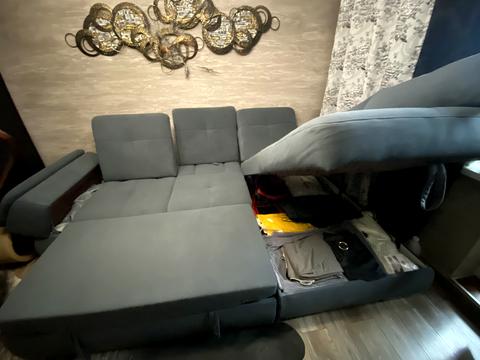 квартира за адресою Володимира Івасюка вул., 42