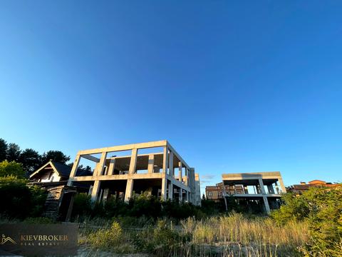 участок по адресу Плютовская ул.