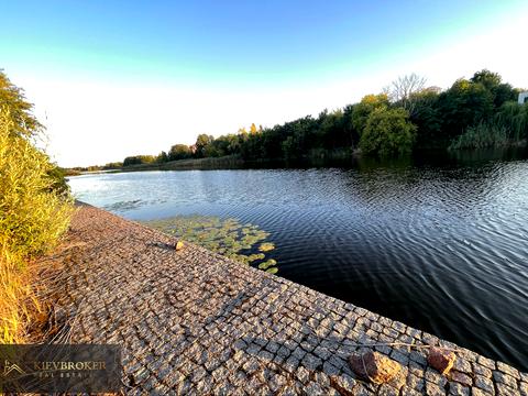участок по адресу Плютовская ул.