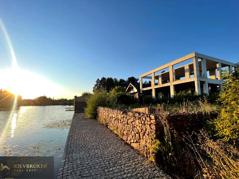 участок по адресу Плютовская ул.