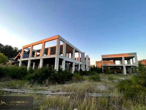 участок по адресу Плютовская ул.