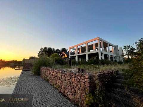 участок по адресу Плютовская ул.