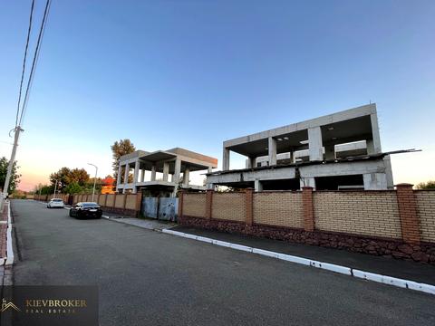 участок по адресу Плютовская ул.