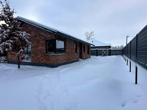 будинок за адресою Успішна