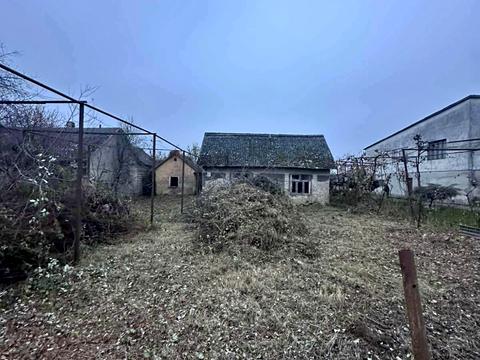 участок по адресу Центральна, 41