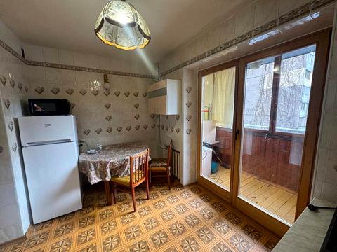 квартира за адресою В'ячеслава Чорновола вул., 8