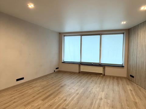 комерційна за адресою Літературна вул., 1а