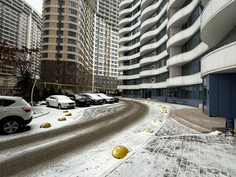 комерційна за адресою Літературна вул., 1а