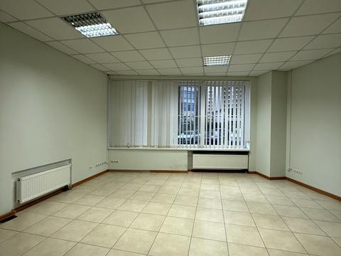 комерційна за адресою Літературна вул., 1а