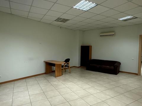 комерційна за адресою Літературна вул., 1а