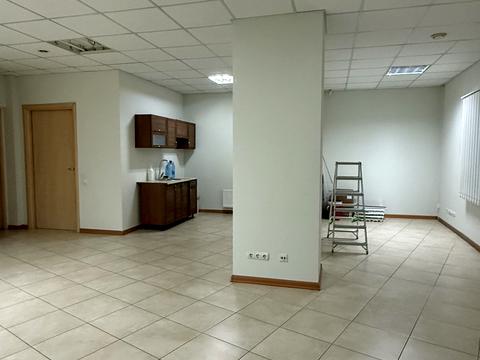 комерційна за адресою Літературна вул., 1а