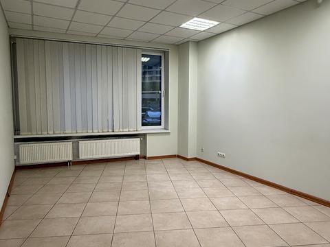 комерційна за адресою Літературна вул., 1а