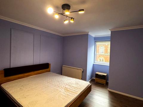 квартира за адресою Степана Бандери вул. (Миколи Ватутіна), 4