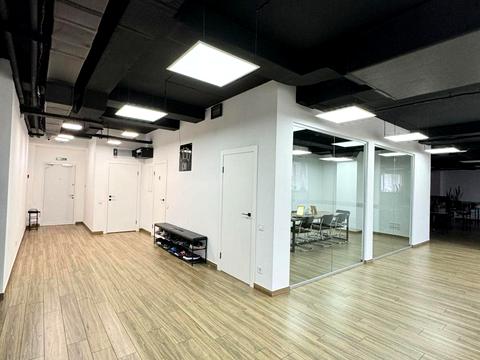 комерційна за адресою Павла Нірінберга вул. (Баумана), 10