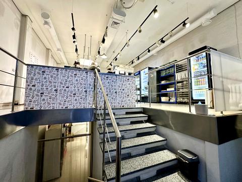 комерційна за адресою Науки просп. (Гагаріна), 90