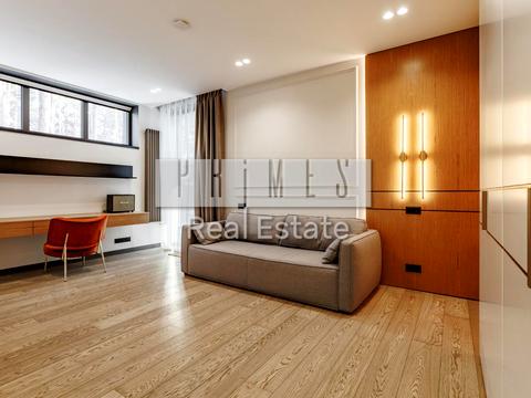 будинок за адресою смт. Козин, Берегова вул.