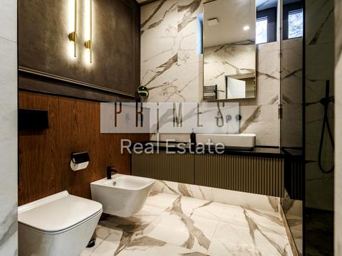 будинок за адресою смт. Козин, Берегова вул.