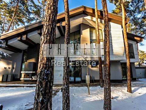 будинок за адресою смт. Козин, Берегова вул.