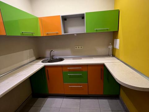 комерційна за адресою Добровольців вул. (Маршала Говорова), 10/6