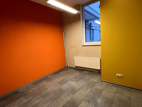 комерційна за адресою Добровольців вул. (Маршала Говорова), 10/6