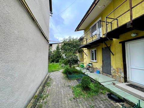 будинок за адресою Академіка Грушевського вул.