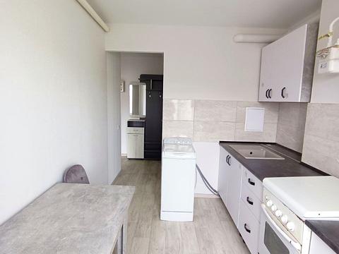 квартира за адресою Космонавтів вул., 142