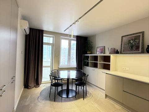 квартира за адресою Феодосійський пров., 12