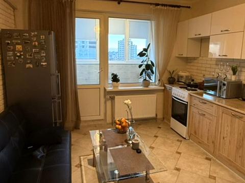 квартира за адресою Урлівська вул., 24