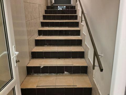 комерційна за адресою Академіка Корольова вул., 85/2