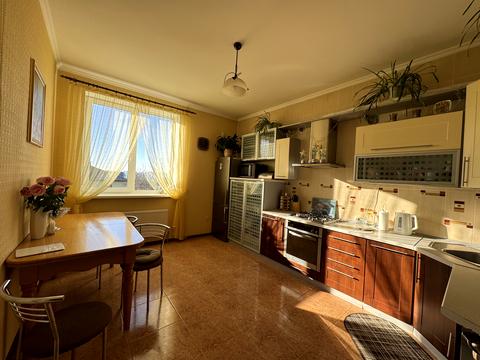 будинок за адресою Степана Бандери вул.