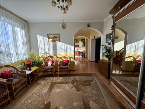 будинок за адресою Степана Бандери вул.