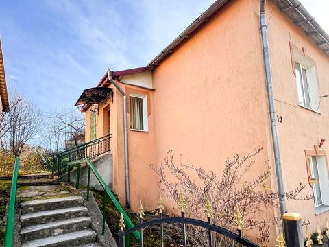 будинок за адресою В'ячеслава Чорновола вул.